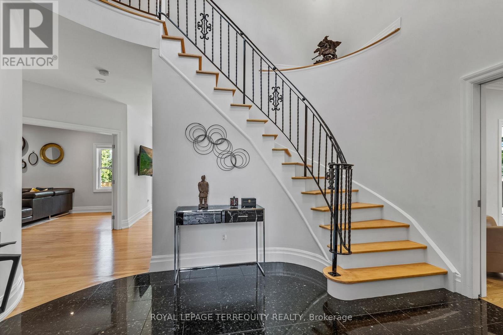 507 Rougemount Drive, Pickering, Ontario  L1W 2B8 - Photo 6 - E12215151