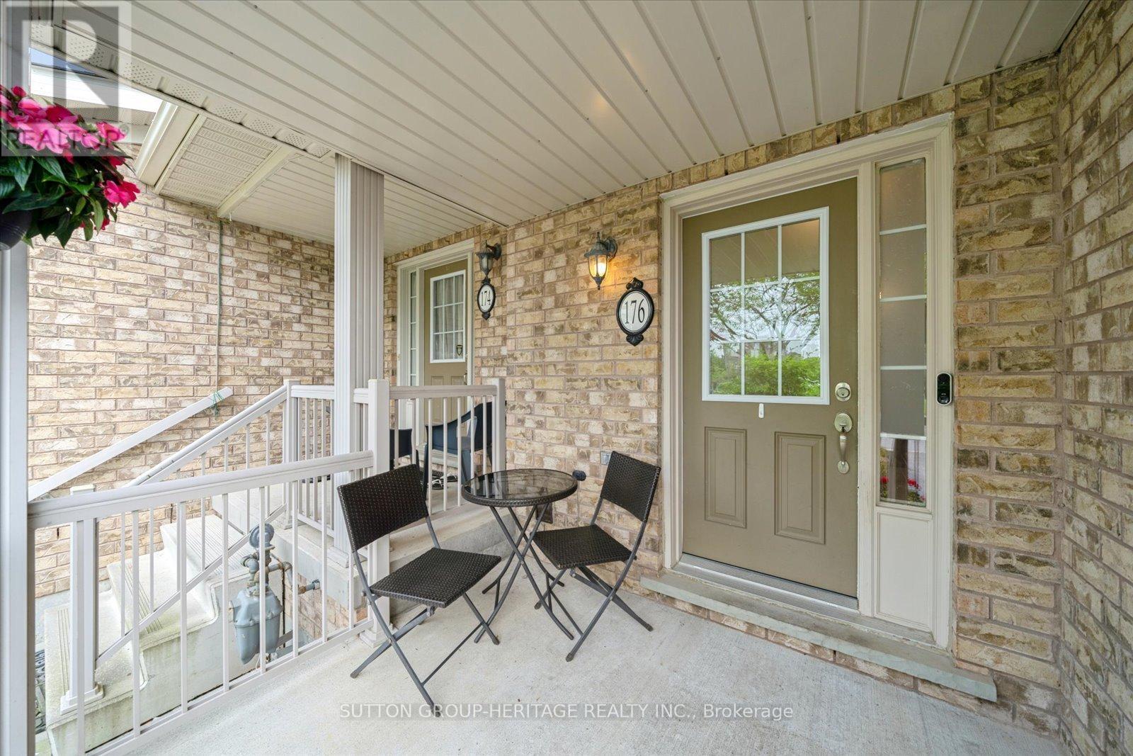 176 Dewell Crescent, Clarington (Courtice), Ontario  L1E 0B9 - Photo 4 - E12215211