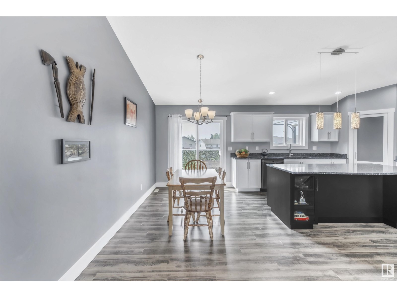 Property at 6402 45 ST image 5