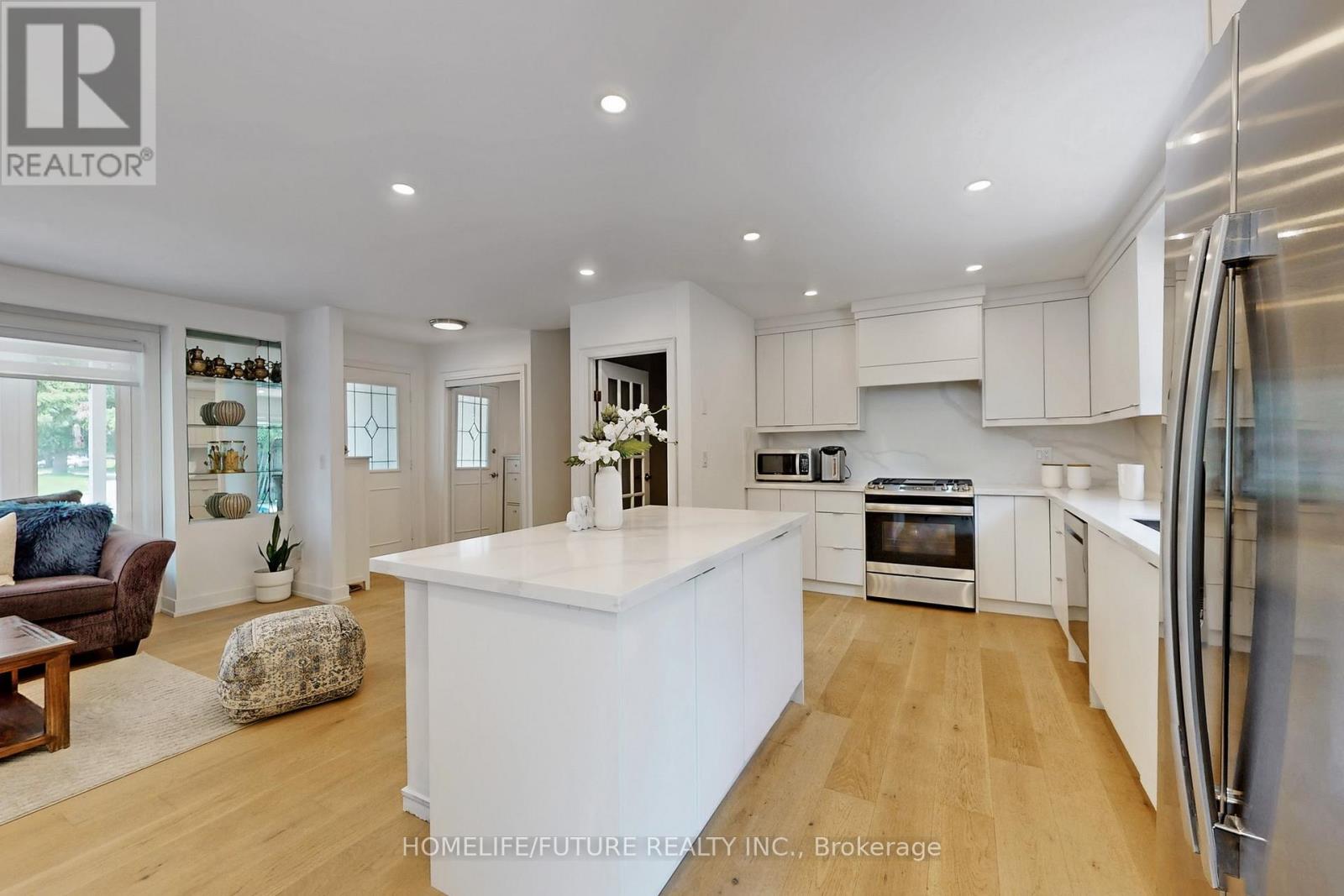 243 Acadia Drive, Oshawa, Ontario  L1G 1X9 - Photo 7 - E12214520