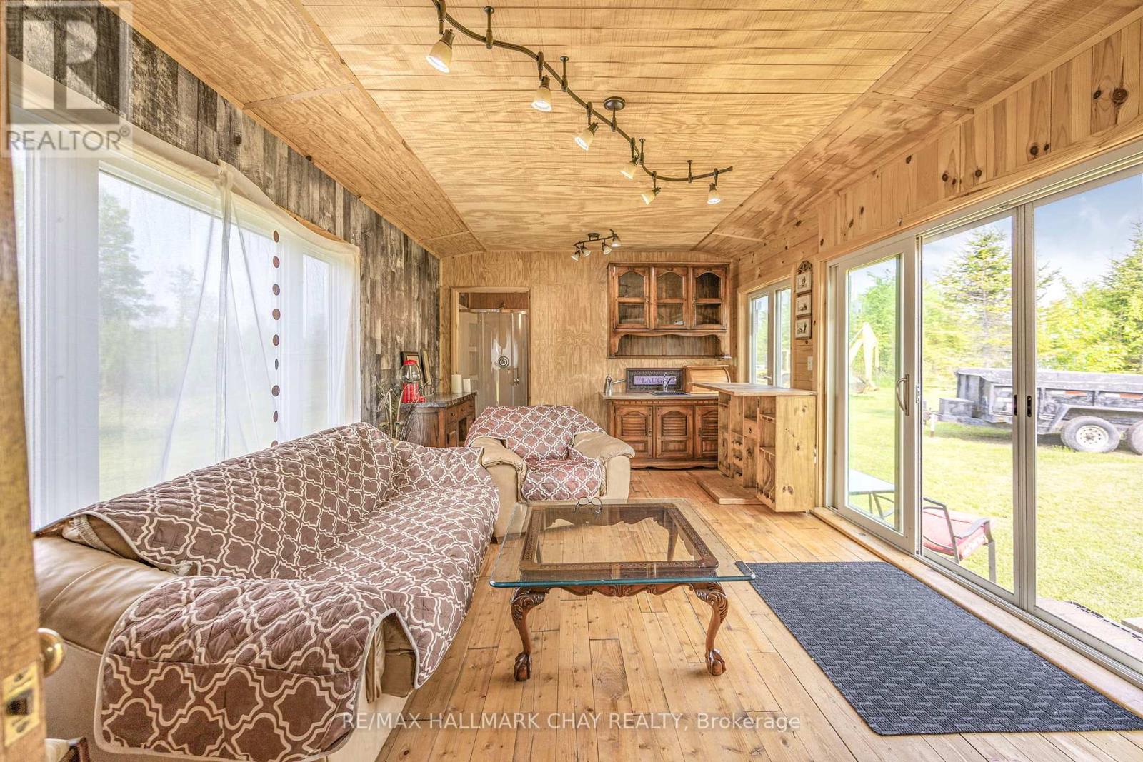 9205 Mckinnon Road, Essa (Angus), Ontario  L3W 0V9 - Photo 28 - N12210362