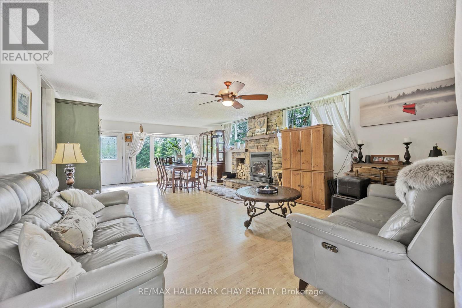 9205 Mckinnon Road, Essa (Angus), Ontario  L3W 0V9 - Photo 10 - N12210362