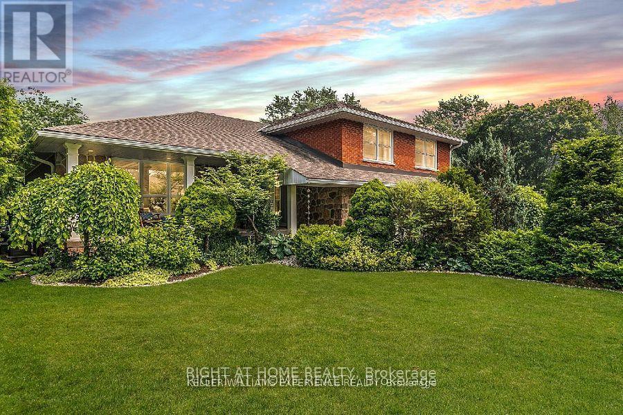 Property at 127 PUGET STREET image 3