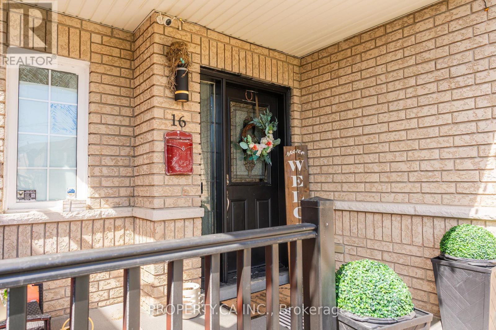 Property at 16 CONNAUGHT LANE image 3