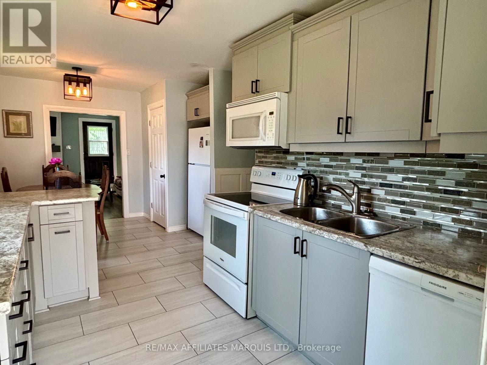1005 Osborne Avenue, Cornwall, Ontario  K6J 1K8 - Photo 8 - X12215415