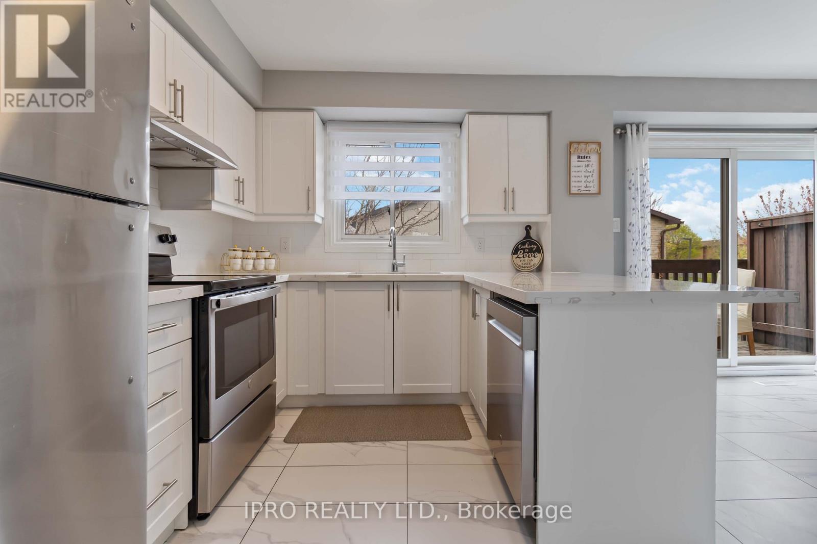 64 - 3345 Silverado Drive, Mississauga (Mississauga Valleys), Ontario  L5A 3Y8 - Photo 13 - W12215098