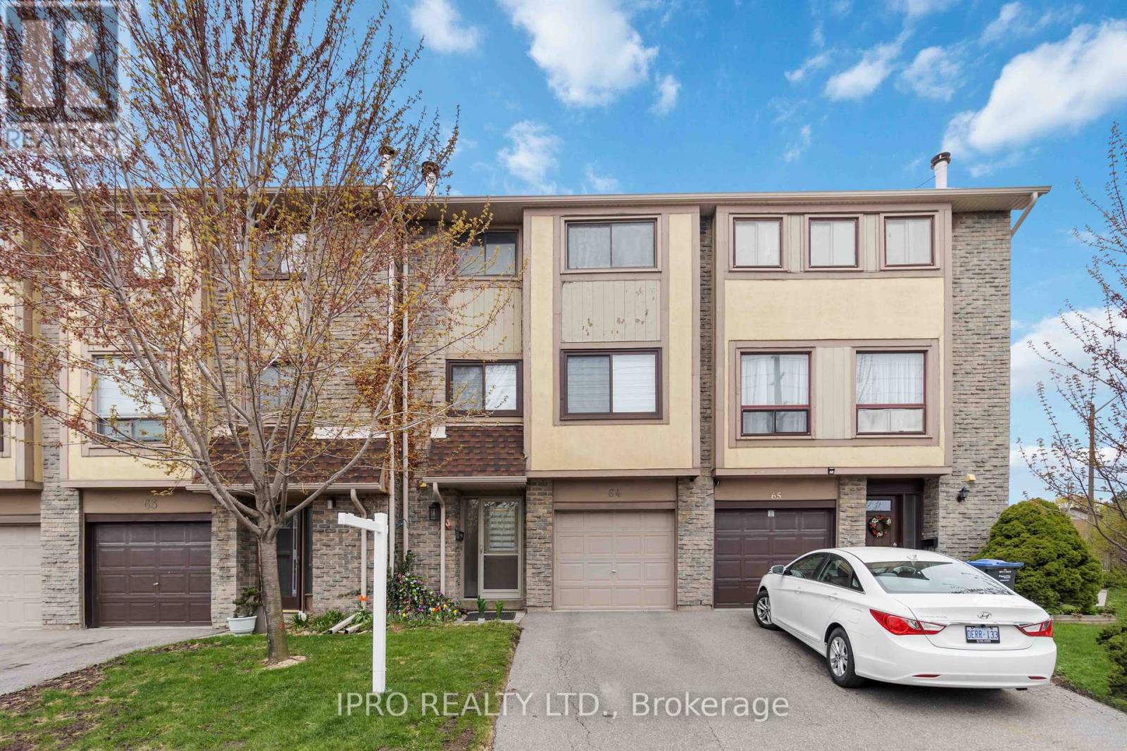 64 - 3345 Silverado Drive, Mississauga (Mississauga Valleys), Ontario  L5A 3Y8 - Photo 2 - W12215098