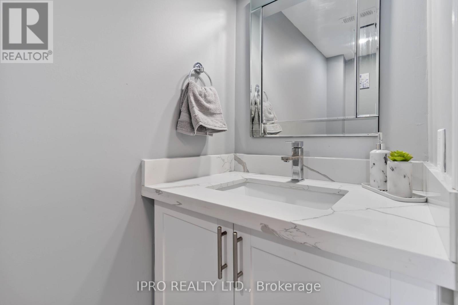 64 - 3345 Silverado Drive, Mississauga (Mississauga Valleys), Ontario  L5A 3Y8 - Photo 24 - W12215098