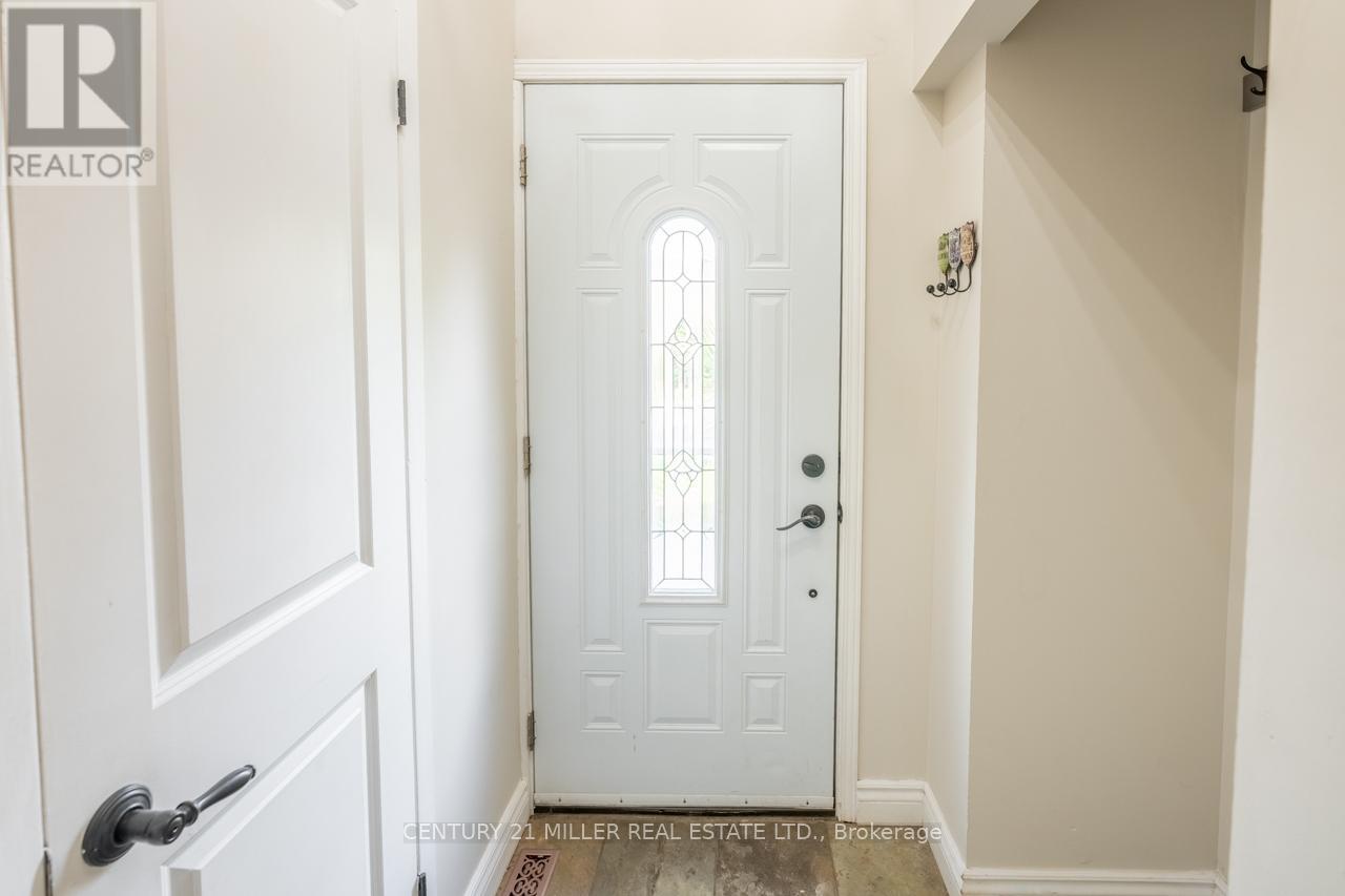 403 Ontario Street N, Milton (Dp Dorset Park), Ontario  L9T 1X9 - Photo 4 - W12215119
