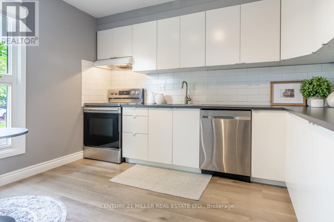 403 Ontario Street N, Milton (Dp Dorset Park), Ontario  L9T 1X9 - Photo 5 - W12215119