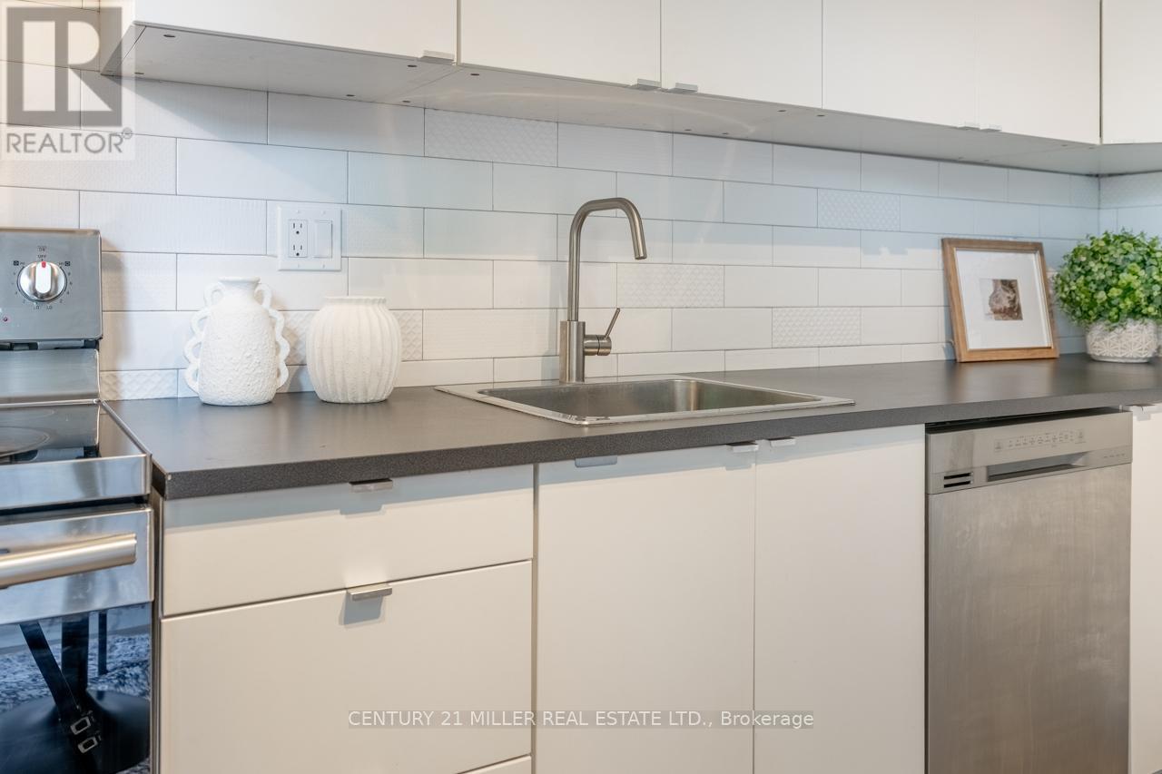 403 Ontario Street N, Milton (Dp Dorset Park), Ontario  L9T 1X9 - Photo 7 - W12215119