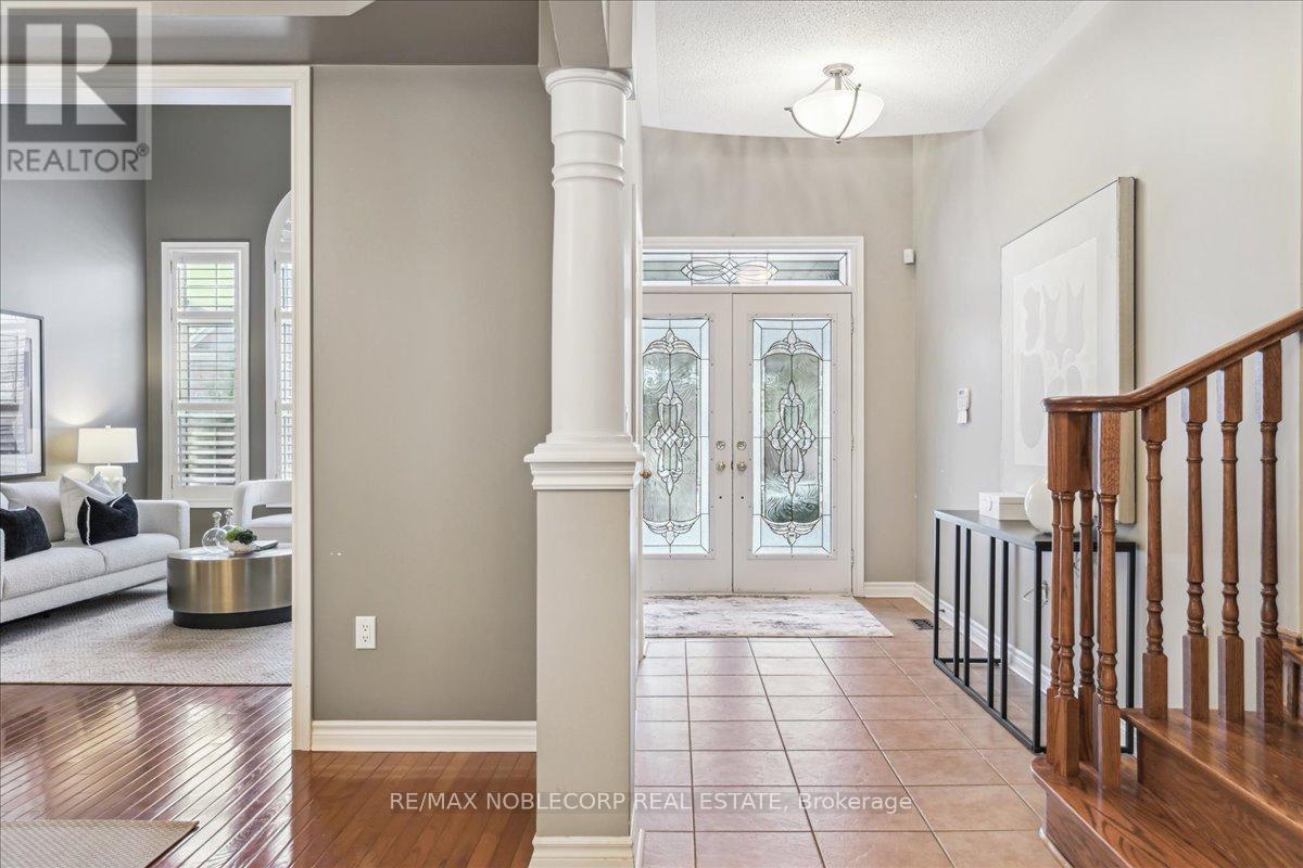 32 Aristocrat Road, Brampton (Vales Of Castlemore), Ontario  L6P 1X7 - Photo 4 - W12215148