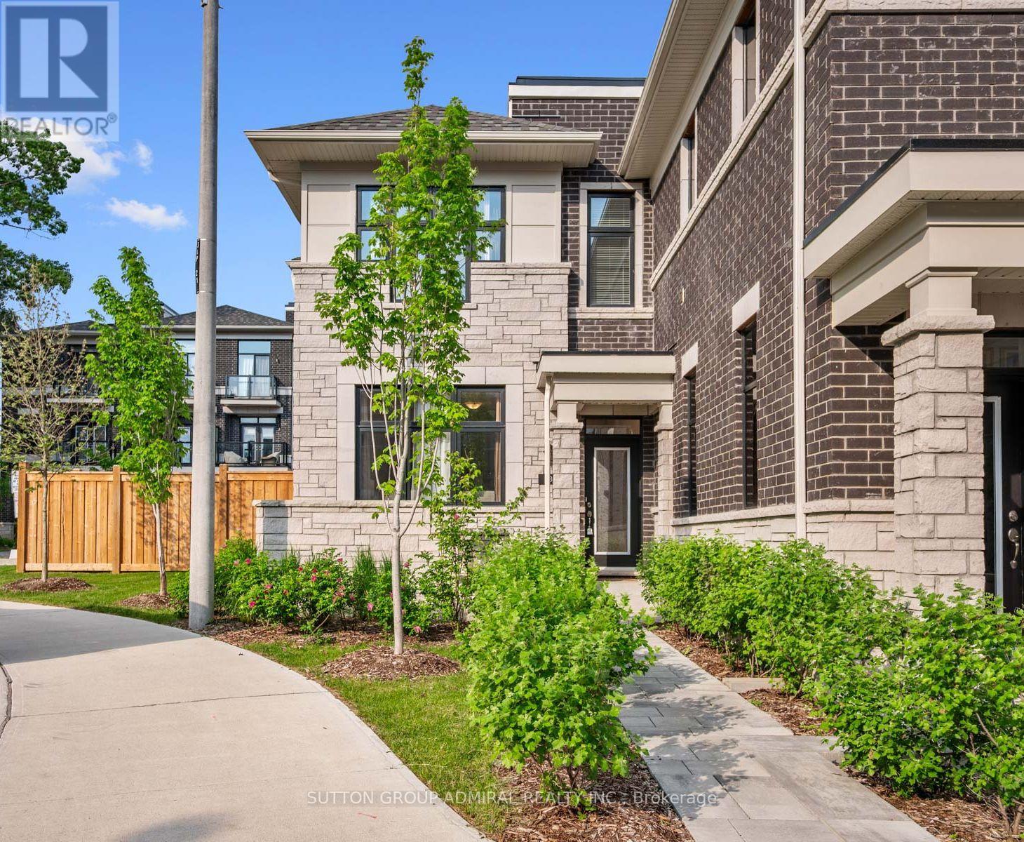 23 TARMOLA PARK COURT, toronto (humber summit), Ontario