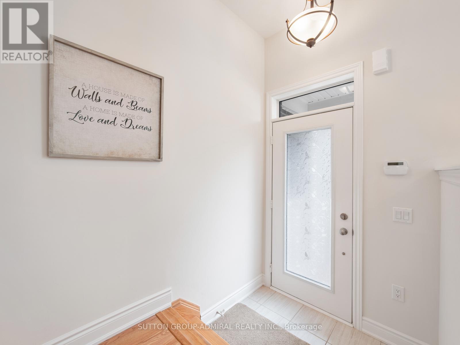 23 Tarmola Park Court, Toronto (Humber Summit), Ontario  M9L 0A6 - Photo 5 - W12215194