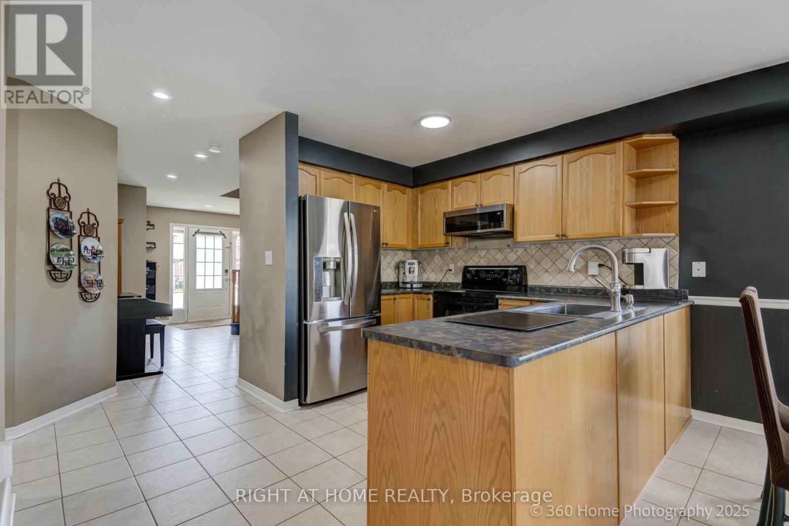 1019 Zimmerman Crescent, Milton (Be Beaty), Ontario  L9T 5S6 - Photo 10 - W12215202