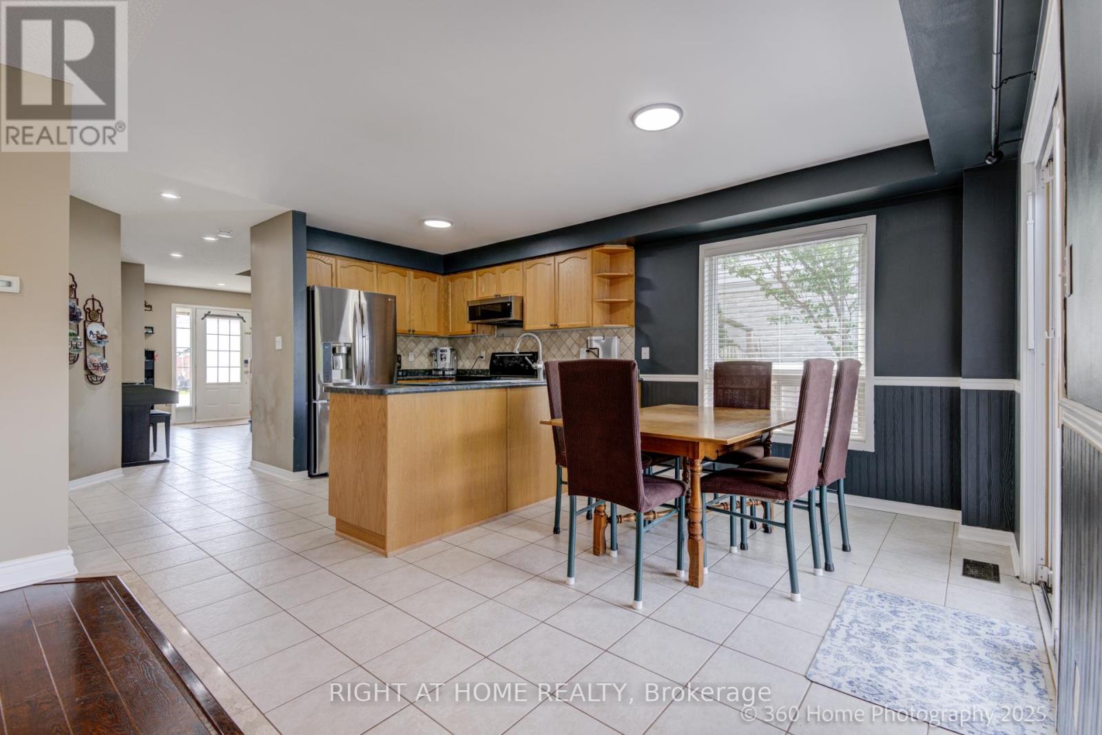 1019 Zimmerman Crescent, Milton (Be Beaty), Ontario  L9T 5S6 - Photo 12 - W12215202