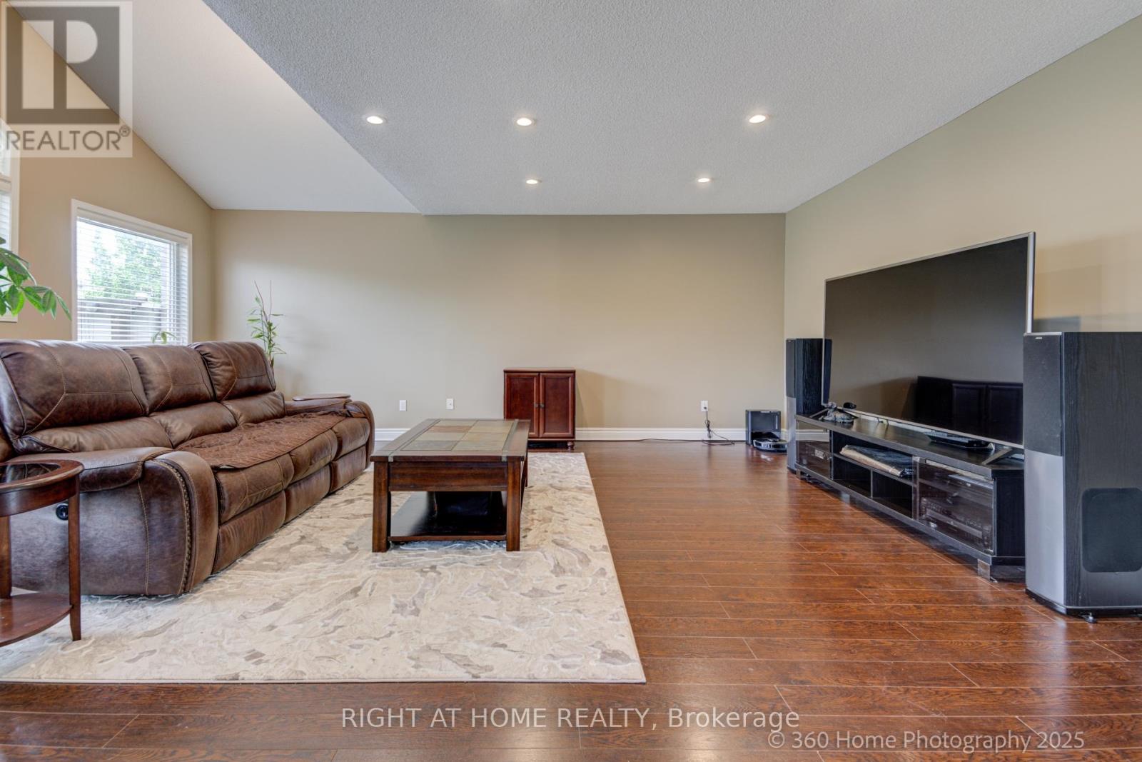 1019 Zimmerman Crescent, Milton (Be Beaty), Ontario  L9T 5S6 - Photo 14 - W12215202