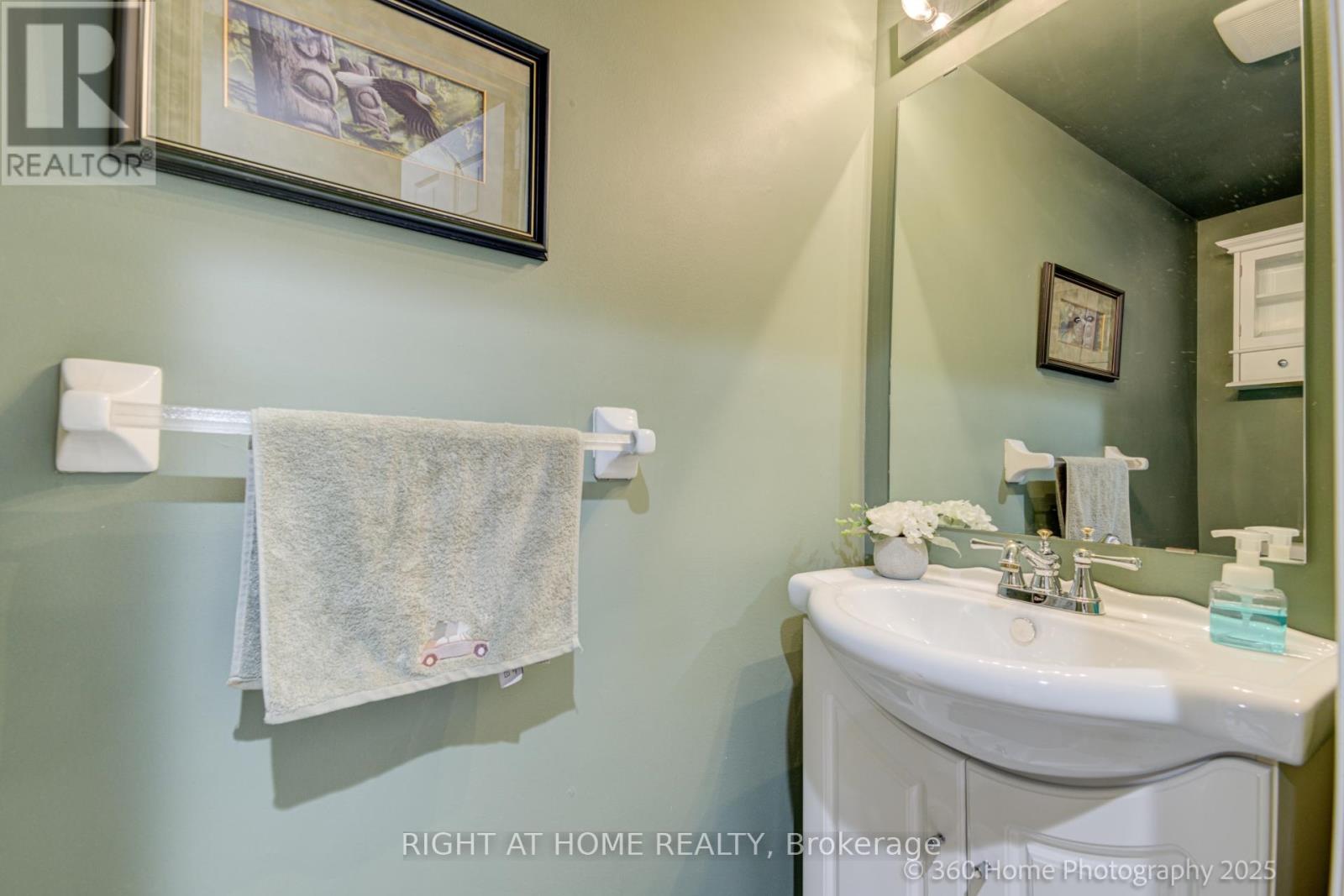 1019 Zimmerman Crescent, Milton (Be Beaty), Ontario  L9T 5S6 - Photo 7 - W12215202