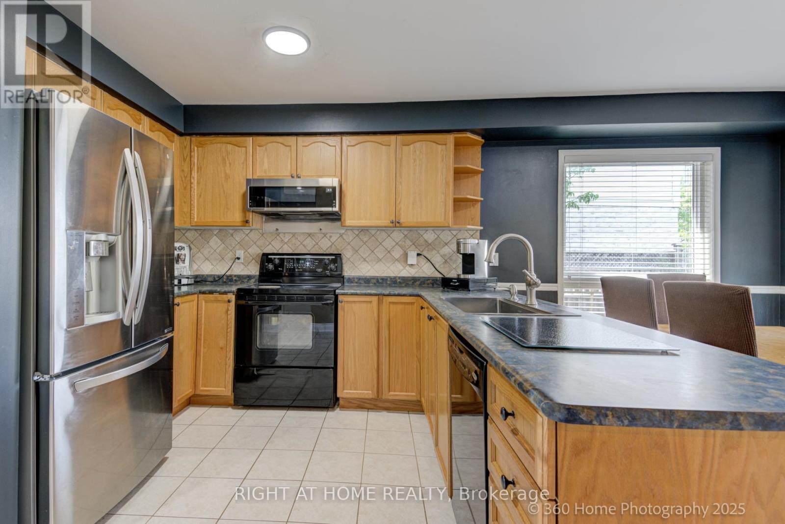 1019 Zimmerman Crescent, Milton (Be Beaty), Ontario  L9T 5S6 - Photo 9 - W12215202