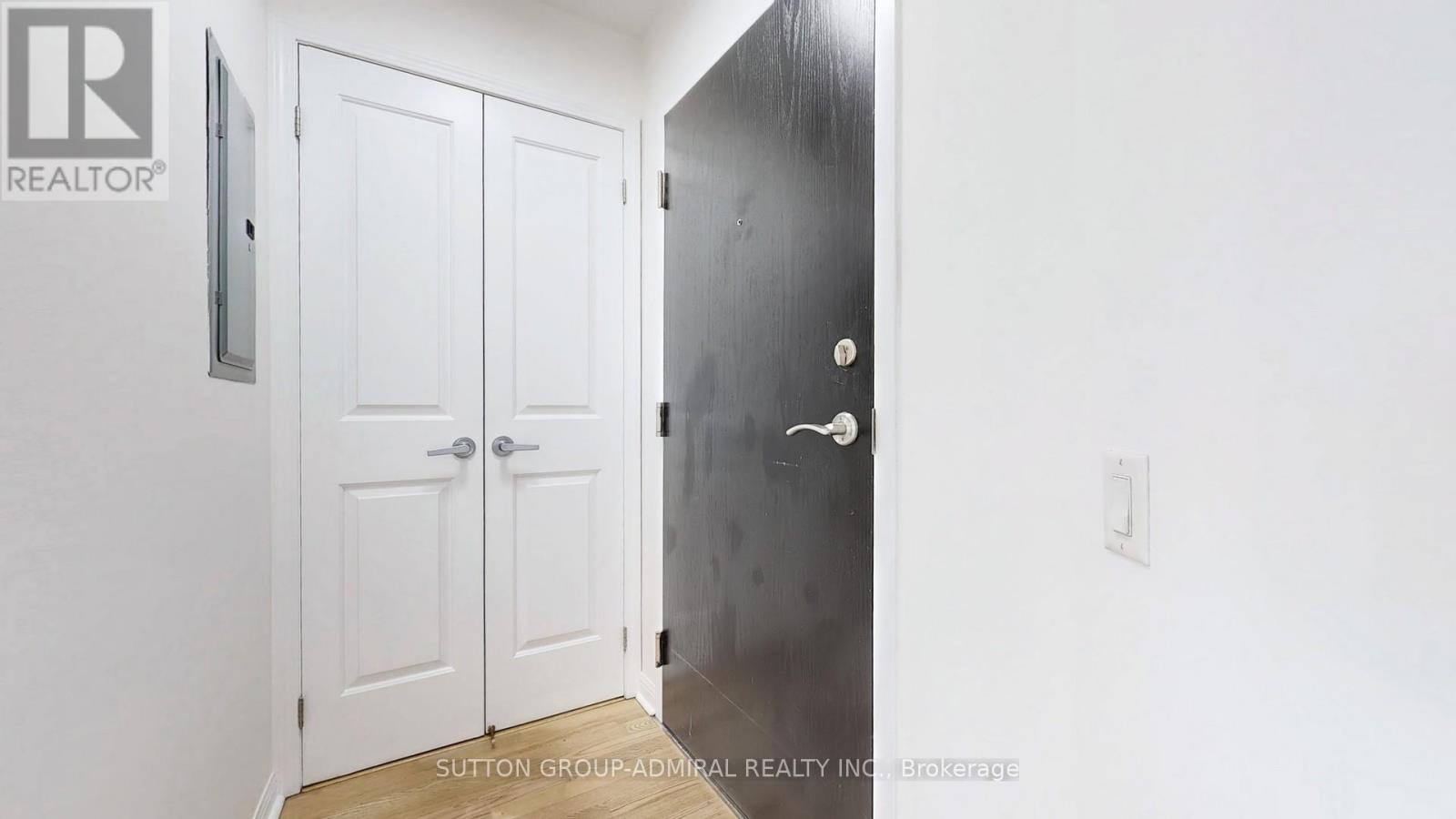 903 - 15 Windermere Avenue, Toronto (High Park-Swansea), Ontario  M6S 5A2 - Photo 5 - W12215219
