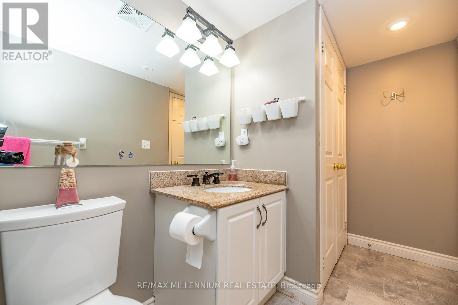 2093 - 3045 Finch Avenue W, Toronto (Humbermede), Ontario  M9M 0A5 - Photo 17 - W12215260