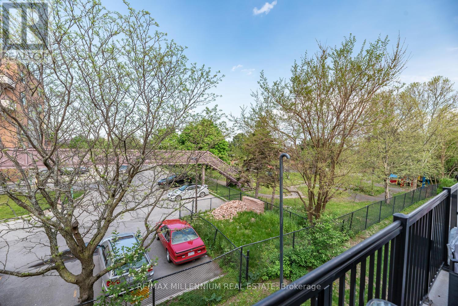 2093 - 3045 Finch Avenue W, Toronto (Humbermede), Ontario  M9M 0A5 - Photo 19 - W12215260