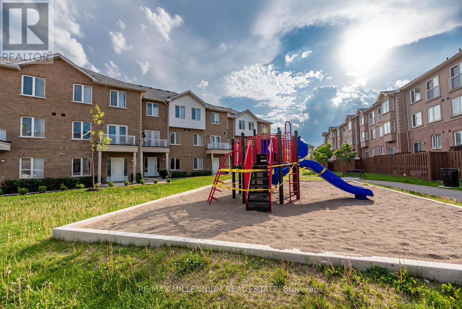 2093 - 3045 Finch Avenue W, Toronto (Humbermede), Ontario  M9M 0A5 - Photo 23 - W12215260