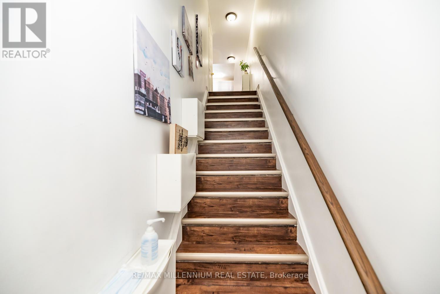 2093 - 3045 Finch Avenue W, Toronto (Humbermede), Ontario  M9M 0A5 - Photo 4 - W12215260