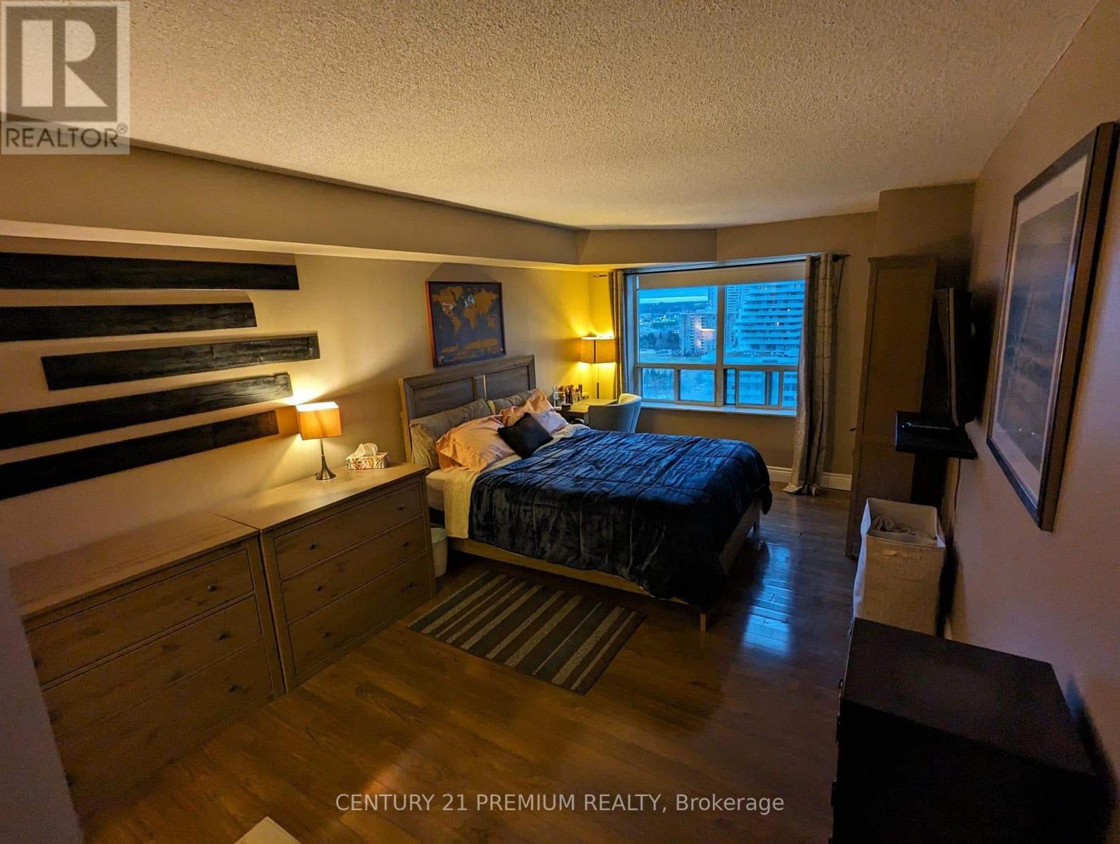 1903 - 335 Webb Drive, Mississauga, Ontario  L5B 3Z9 - Photo 15 - W12215283