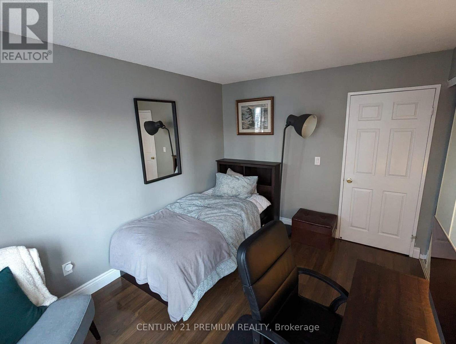 1903 - 335 Webb Drive, Mississauga, Ontario  L5B 3Z9 - Photo 3 - W12215283