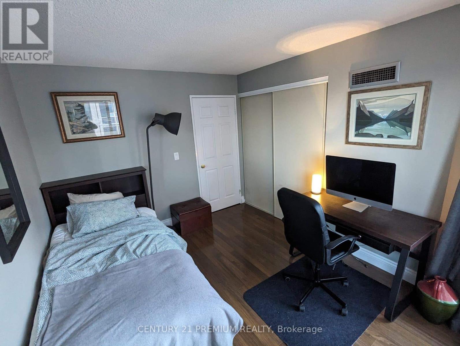 1903 - 335 Webb Drive, Mississauga, Ontario  L5B 3Z9 - Photo 4 - W12215283