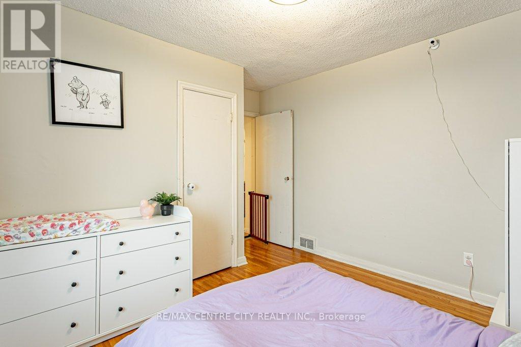 Photo 11 of 33 for 627 Wallace Street