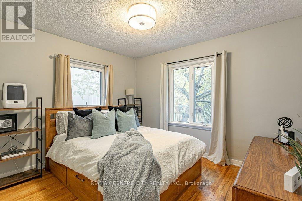 Photo 7 of 33 for 627 Wallace Street