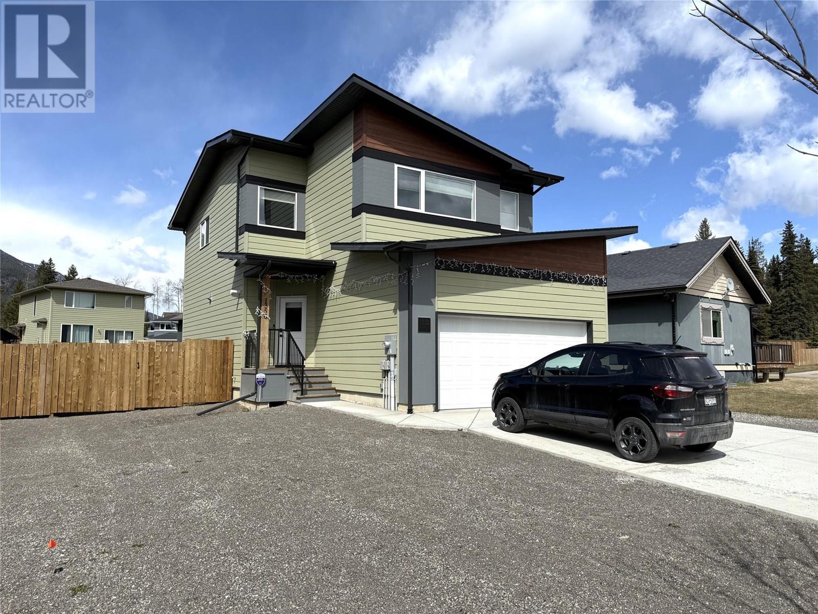 1350 Cherrywood Boulevard, Sparwood, British Columbia  V0B 2G2 - Photo 2 - 10351596