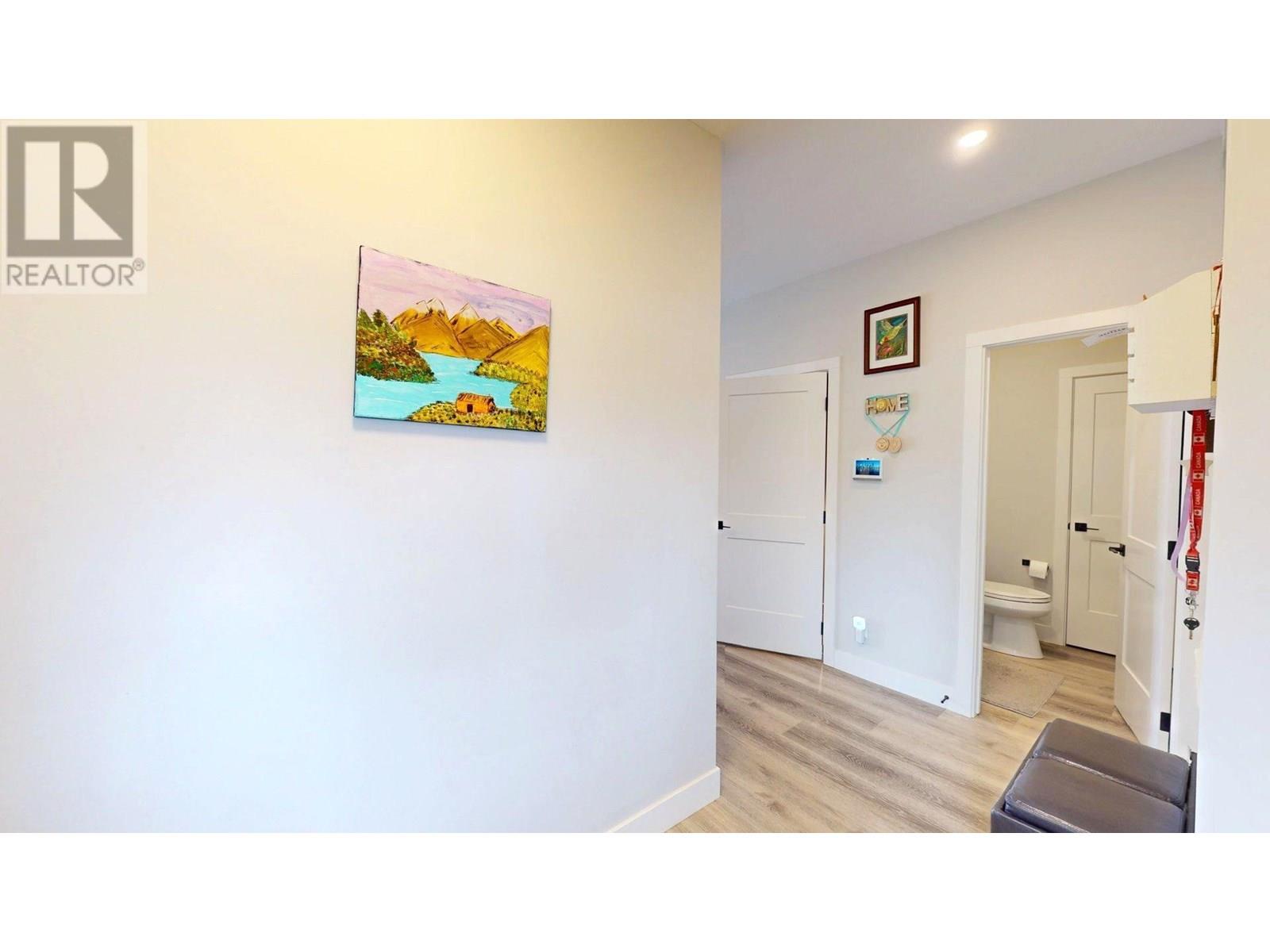 1350 Cherrywood Boulevard, Sparwood, British Columbia  V0B 2G2 - Photo 3 - 10351596