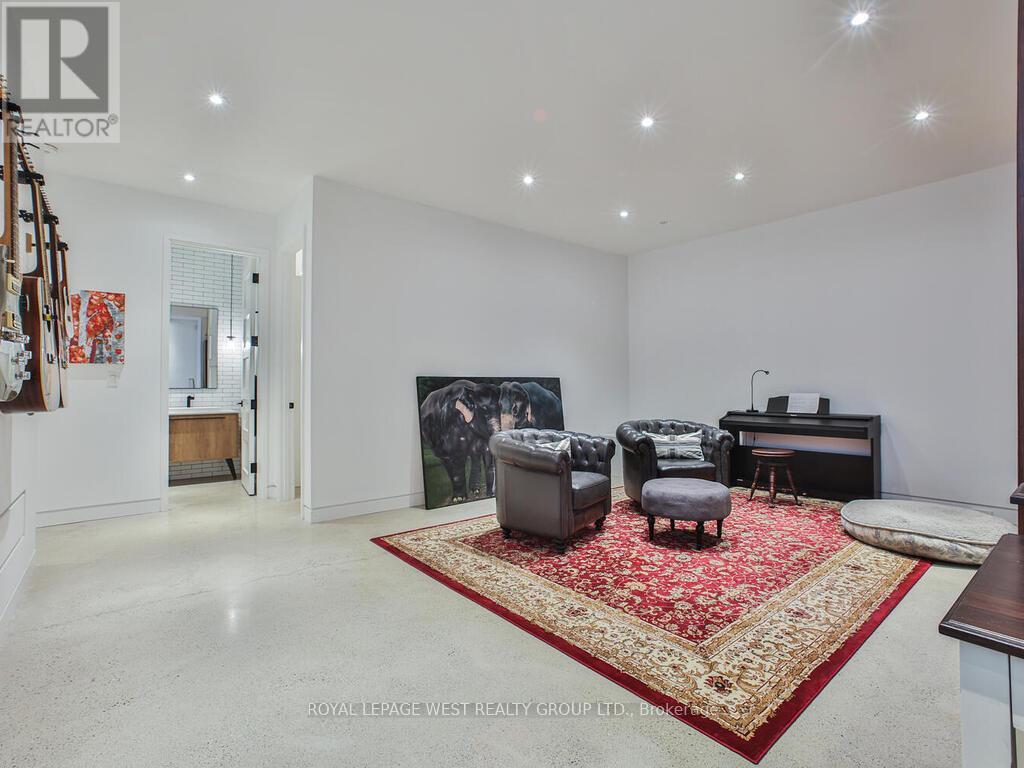 4 Old Oak Road, Toronto (Kingsway South), Ontario  M9A 2V8 - Photo 43 - W12215169