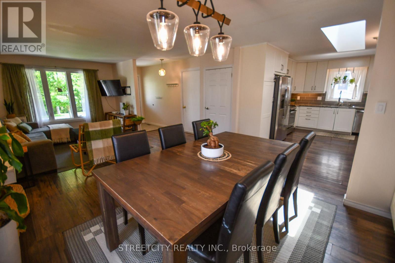 Photo 14 of 49 for 295 Walmer Grove