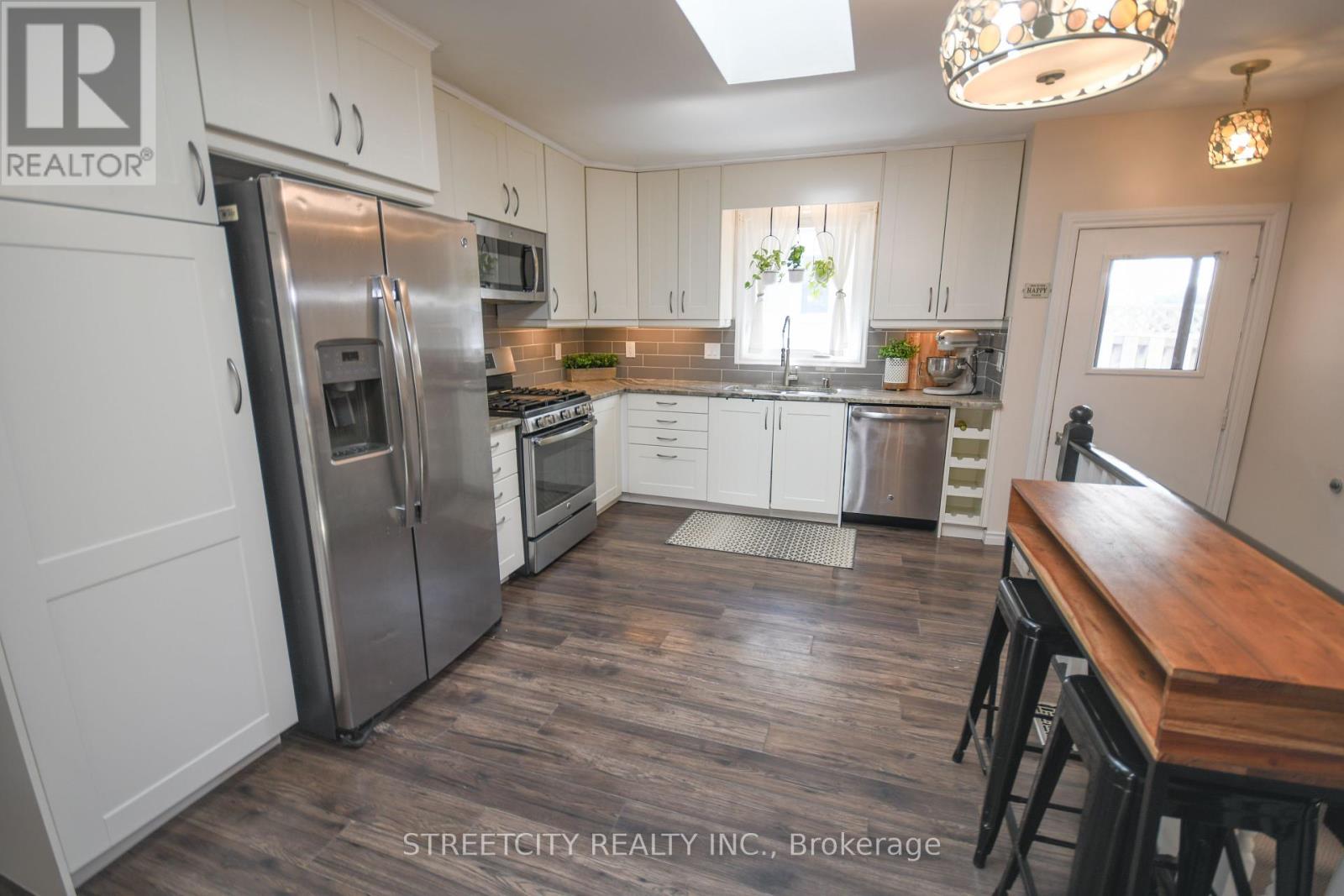 Photo 15 of 49 for 295 Walmer Grove