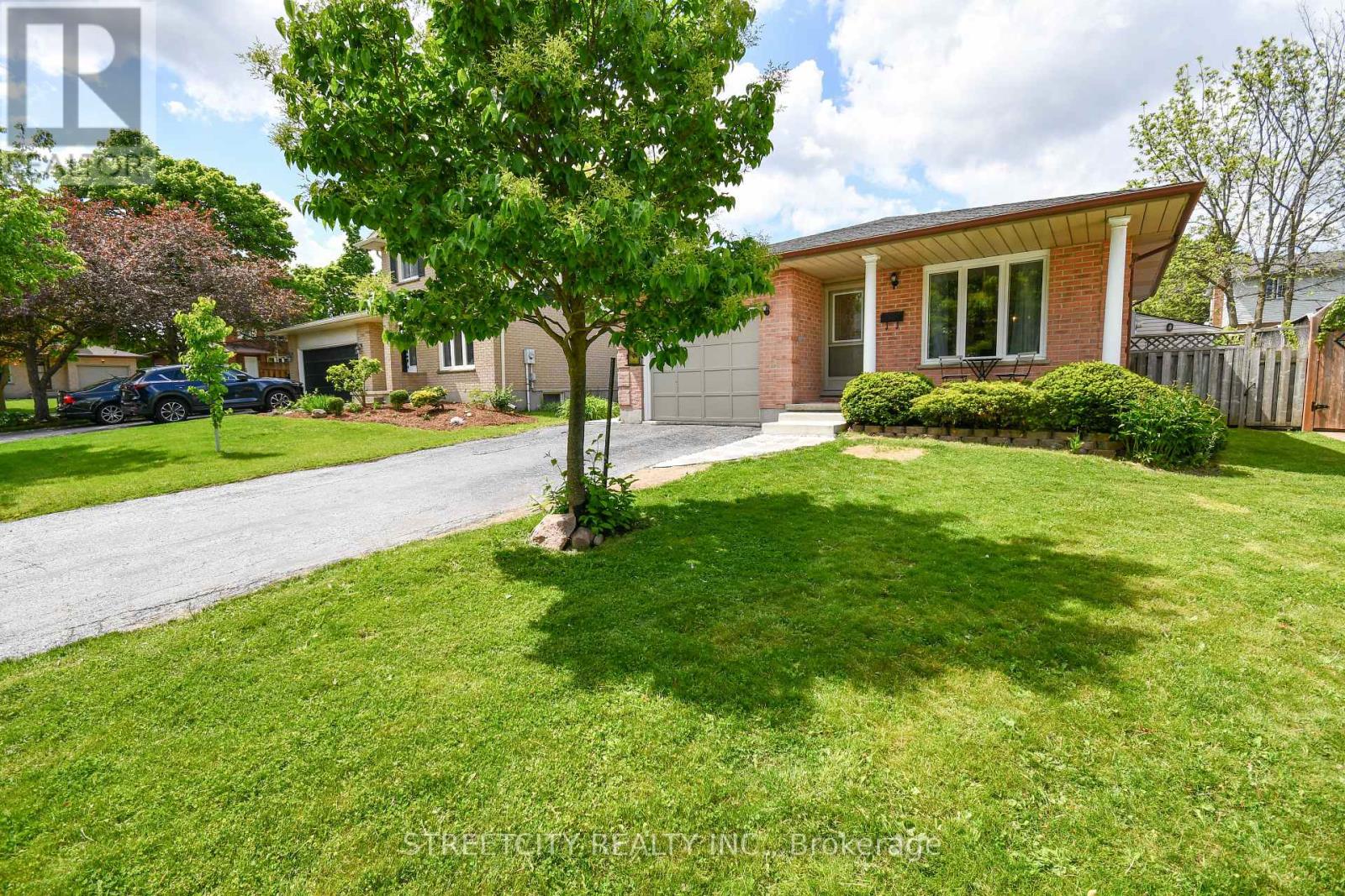 Photo 2 of 49 for 295 Walmer Grove