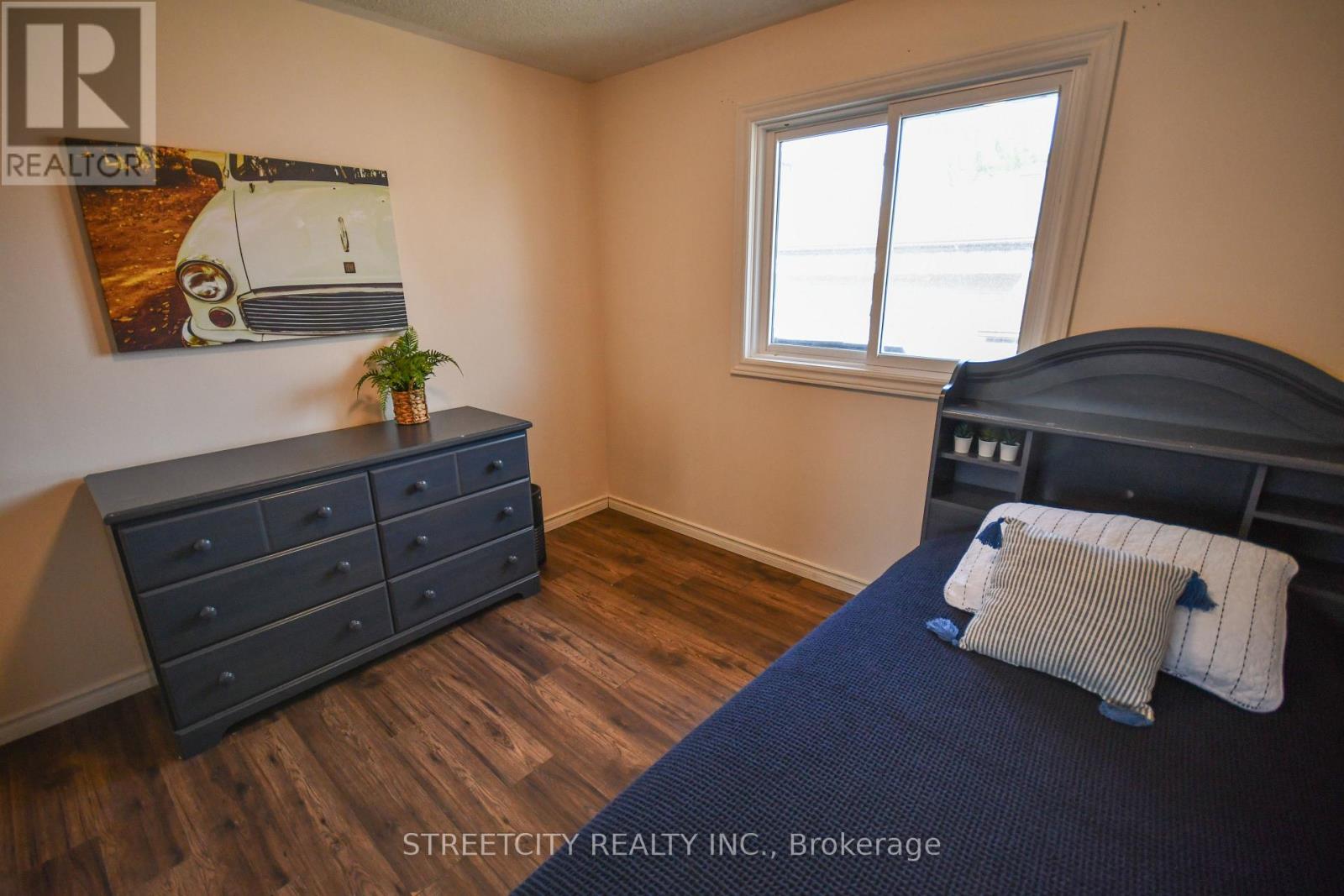 Photo 26 of 49 for 295 Walmer Grove