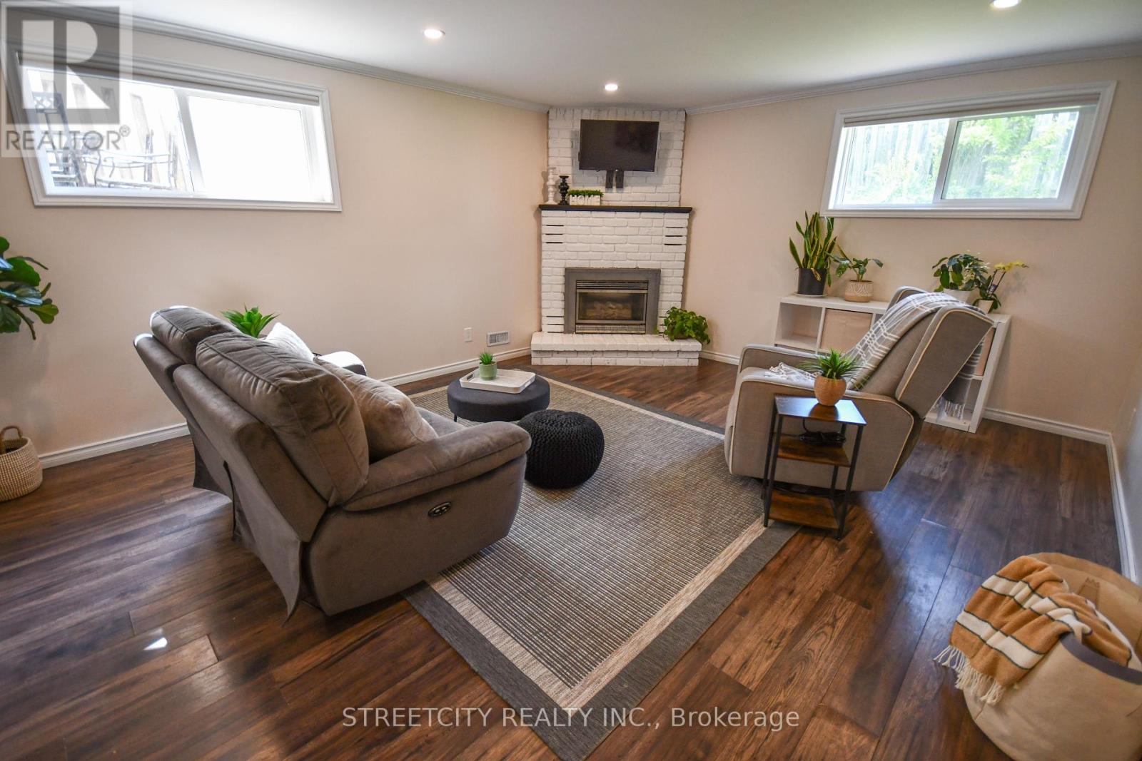 Photo 30 of 49 for 295 Walmer Grove