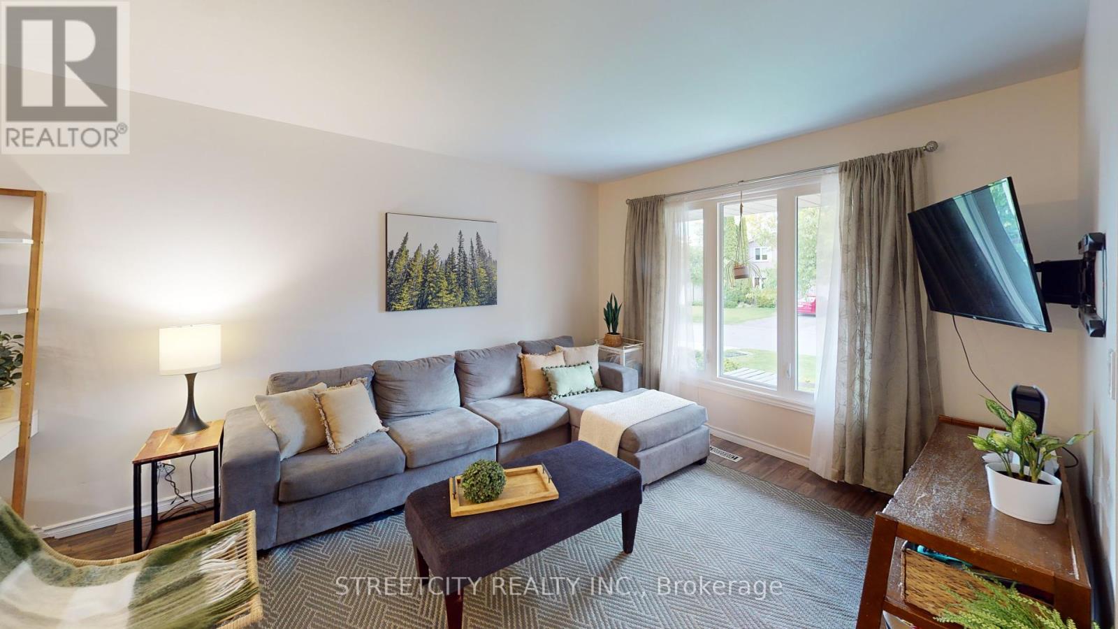 Photo 7 of 49 for 295 Walmer Grove