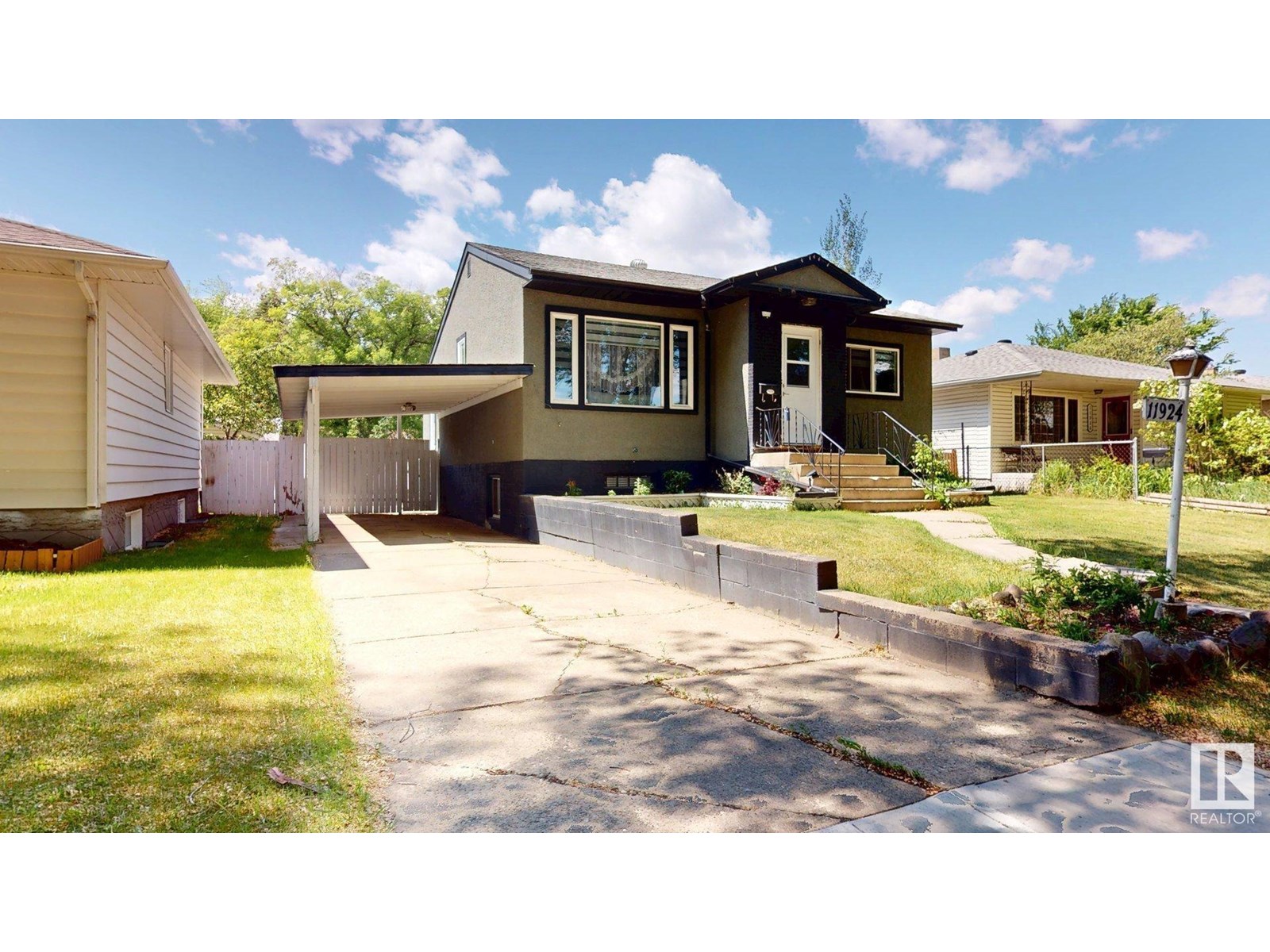 Property at 11924 51 ST NW NW image 1