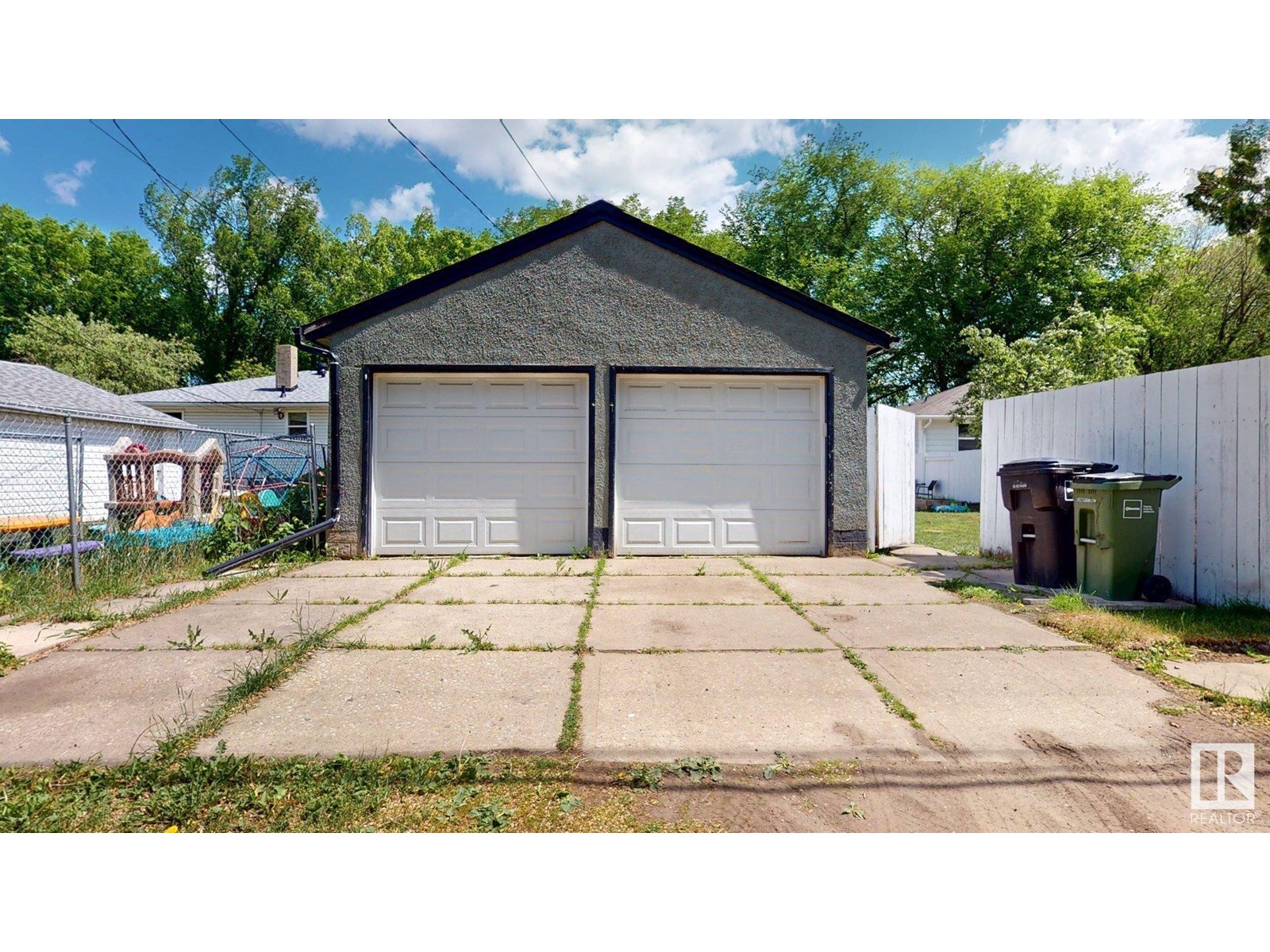 Property at 11924 51 ST NW NW image 3