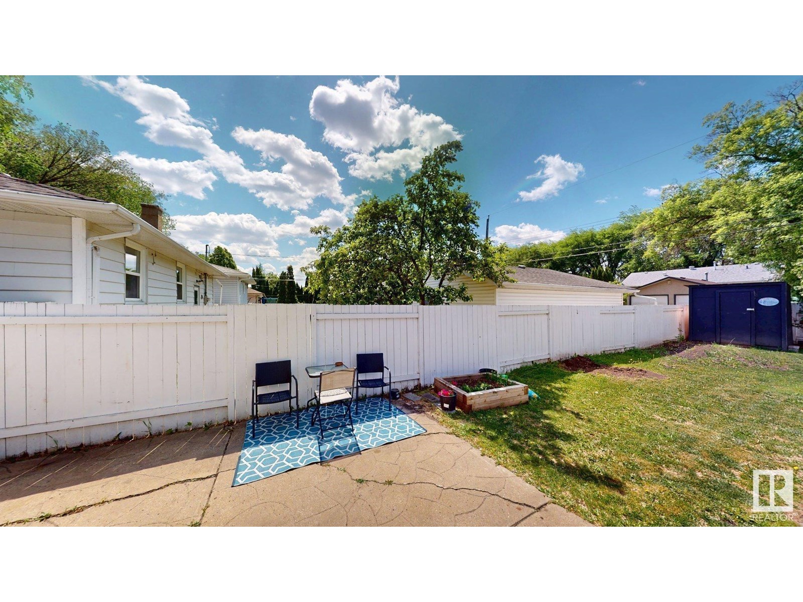 Property at 11924 51 ST NW NW image 5