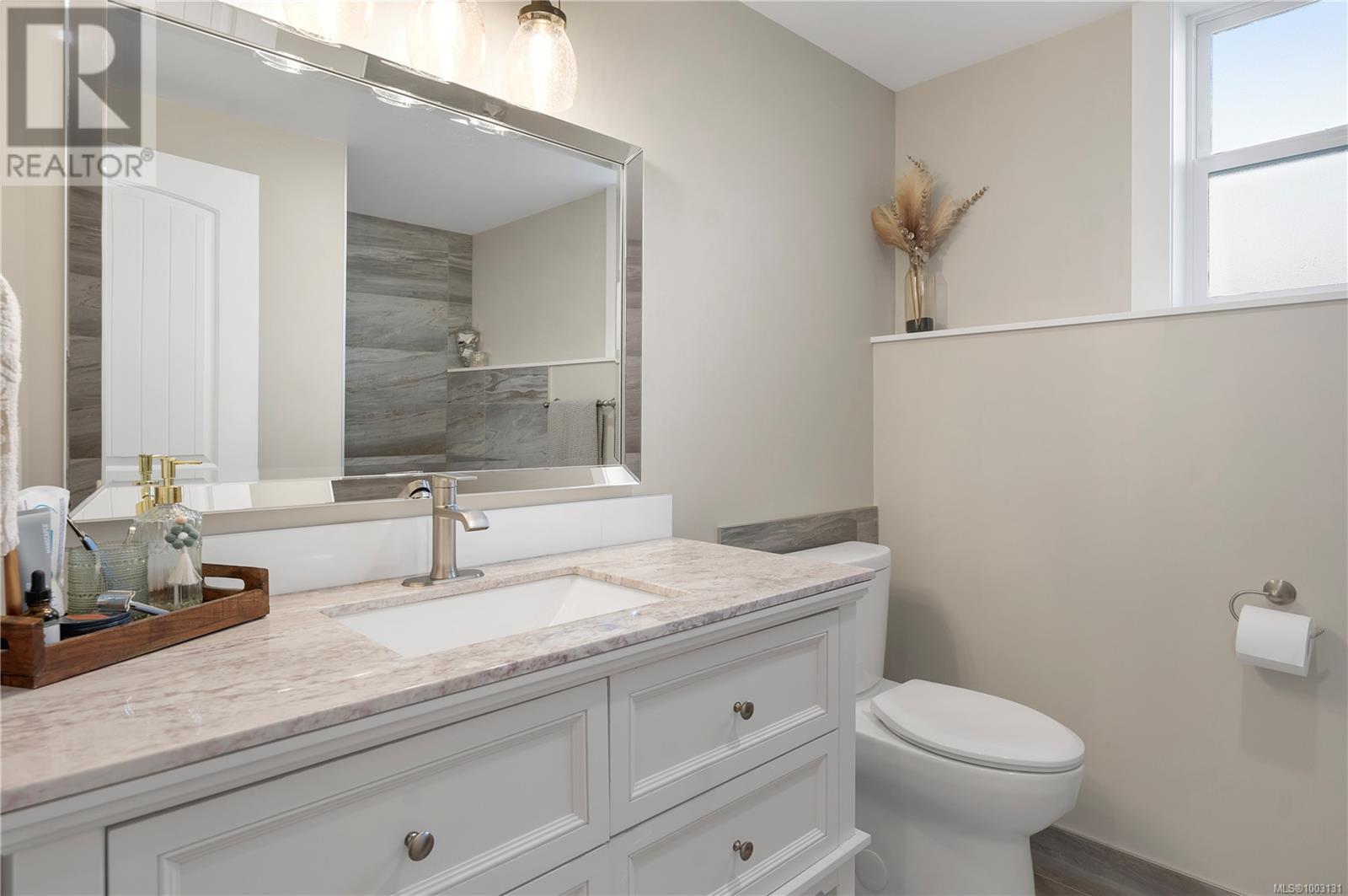 3268 Sixth St, Cumberland, British Columbia  V0R 1S0 - Photo 27 - 1003131