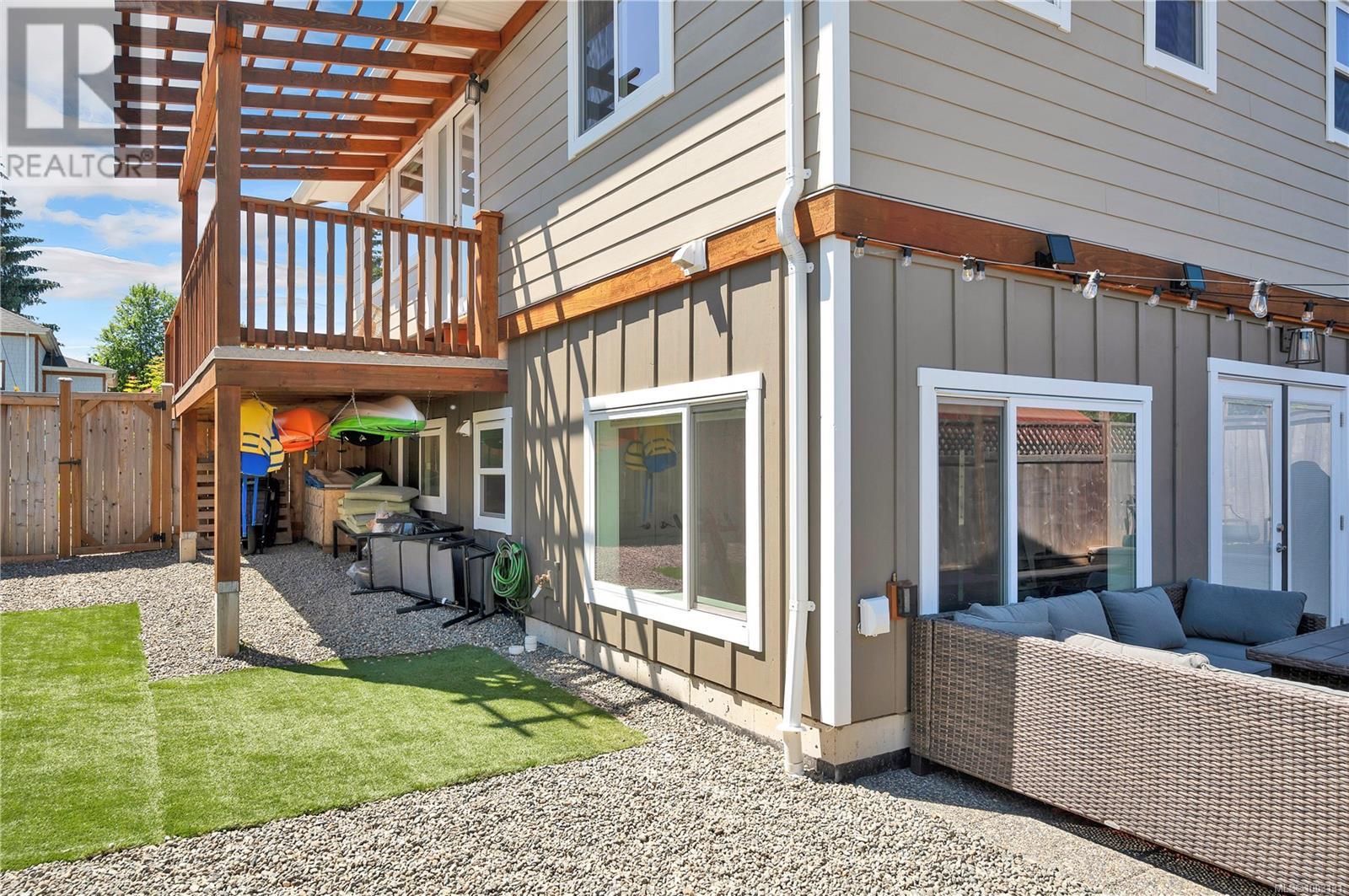 3268 Sixth St, Cumberland, British Columbia  V0R 1S0 - Photo 35 - 1003131