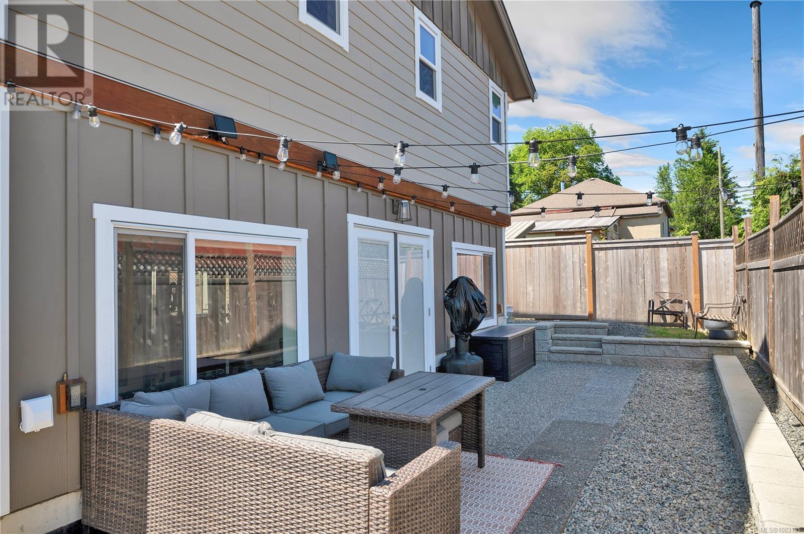 3268 Sixth St, Cumberland, British Columbia  V0R 1S0 - Photo 36 - 1003131