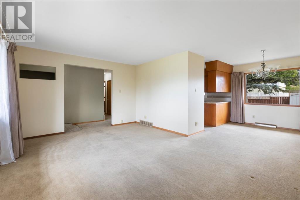 816 Matador Crescent Ne, Calgary, Alberta  T2E 5Z5 - Photo 7 - A2227649