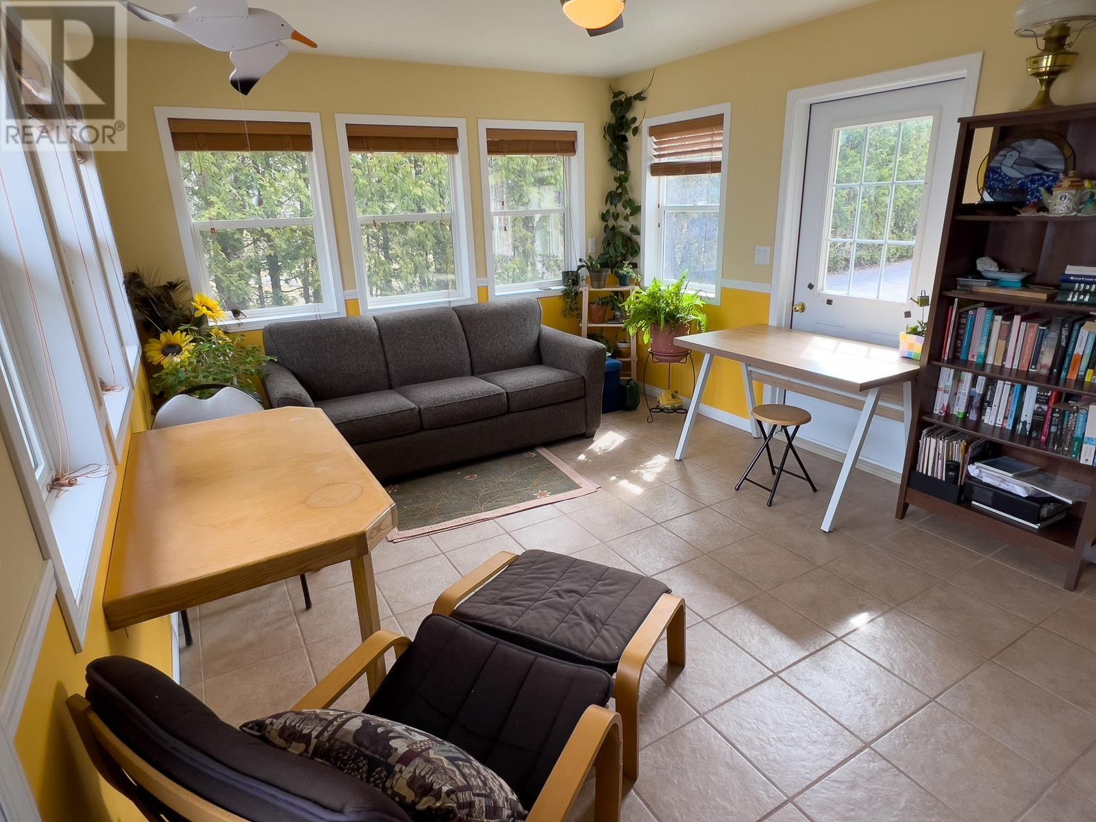 31a Perwood Drive W, Morson, Ontario  P0W 1J0 - Photo 21 - TB240991